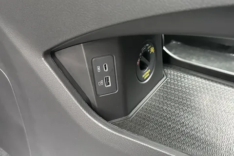  Omoda E5 61.05kWh Comfort Auto 5dr Thumbnail #36