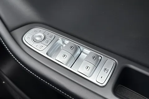  Omoda E5 61.05kWh Comfort Auto 5dr Thumbnail #39