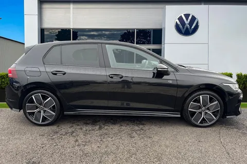 KM25SJO Volkswagen Golf 1.5 TSI 150 R-Line 5dr **18' LEEDS ALLOYS + AREA VIEW CAMERA** Thumbnail #4