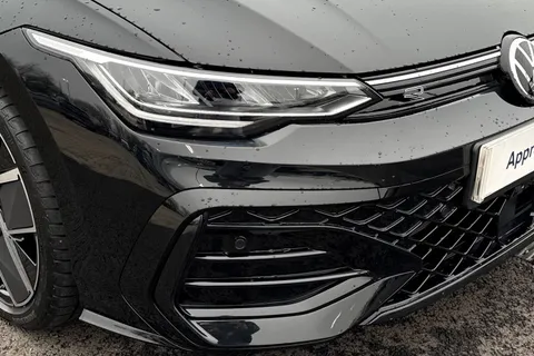 KM25SJO Volkswagen Golf 1.5 TSI 150 R-Line 5dr **18' LEEDS ALLOYS + AREA VIEW CAMERA** Thumbnail #10