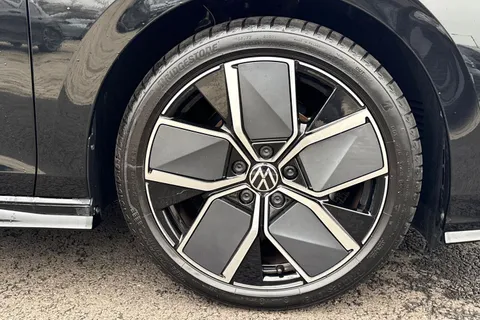 KM25SJO Volkswagen Golf 1.5 TSI 150 R-Line 5dr **18' LEEDS ALLOYS + AREA VIEW CAMERA** Thumbnail #11