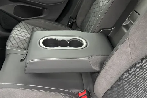 KM25SJO Volkswagen Golf 1.5 TSI 150 R-Line 5dr **18' LEEDS ALLOYS + AREA VIEW CAMERA** Thumbnail #30