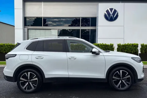 3 of 44 for VOLKSWAGEN TIGUAN 1.5 eTSI 150 Elegance 5dr DSG