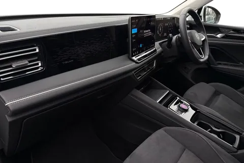 8 of 44 for VOLKSWAGEN TIGUAN 1.5 eTSI 150 Elegance 5dr DSG