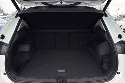 9 of 44 for VOLKSWAGEN TIGUAN 1.5 eTSI 150 Elegance 5dr DSG