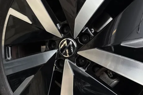 25 of 44 for VOLKSWAGEN TIGUAN 1.5 eTSI 150 Elegance 5dr DSG