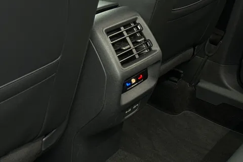 33 of 44 for VOLKSWAGEN TIGUAN 1.5 eTSI 150 Elegance 5dr DSG