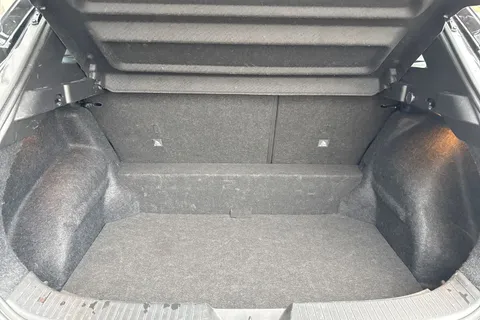 YH72EZM Nissan Qashqai 1.3 DIG-T MHEV Acenta Premium Euro 6 (s/s) 5dr Thumbnail #8