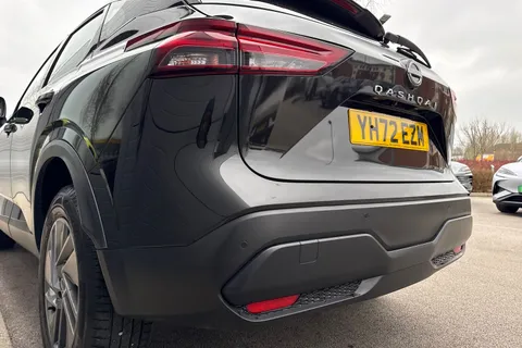 YH72EZM Nissan Qashqai 1.3 DIG-T MHEV Acenta Premium Euro 6 (s/s) 5dr Thumbnail #9