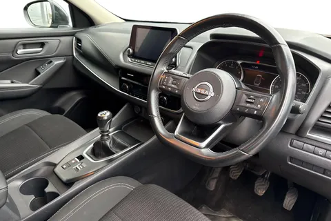 YH72EZM Nissan Qashqai 1.3 DIG-T MHEV Acenta Premium Euro 6 (s/s) 5dr Thumbnail #15