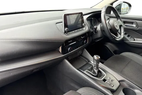 YH72EZM Nissan Qashqai 1.3 DIG-T MHEV Acenta Premium Euro 6 (s/s) 5dr Thumbnail #16