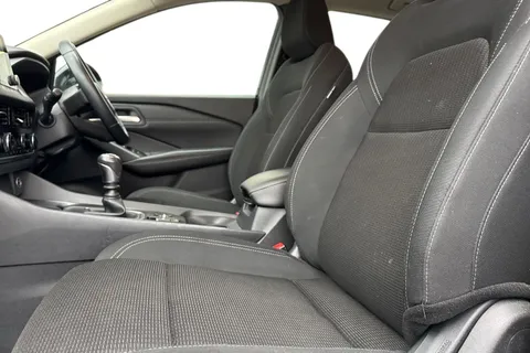 YH72EZM Nissan Qashqai 1.3 DIG-T MHEV Acenta Premium Euro 6 (s/s) 5dr Thumbnail #17