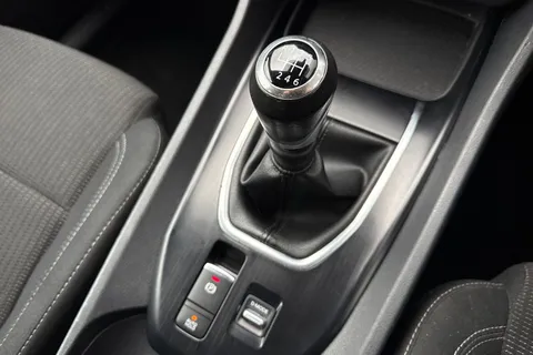 YH72EZM Nissan Qashqai 1.3 DIG-T MHEV Acenta Premium Euro 6 (s/s) 5dr Thumbnail #24