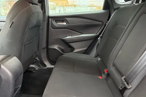 YH72EZM Nissan Qashqai 1.3 DIG-T MHEV Acenta Premium Euro 6 (s/s) 5dr Thumbnail #36