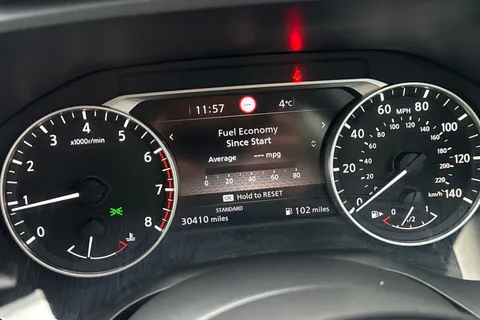 YH72EZM Nissan Qashqai 1.3 DIG-T MHEV Acenta Premium Euro 6 (s/s) 5dr Thumbnail #57