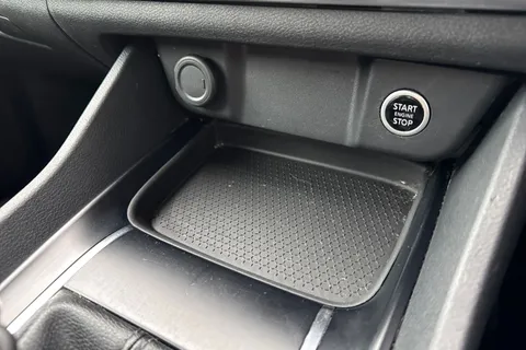 YH72EZM Nissan Qashqai 1.3 DIG-T MHEV Acenta Premium Euro 6 (s/s) 5dr Thumbnail #61