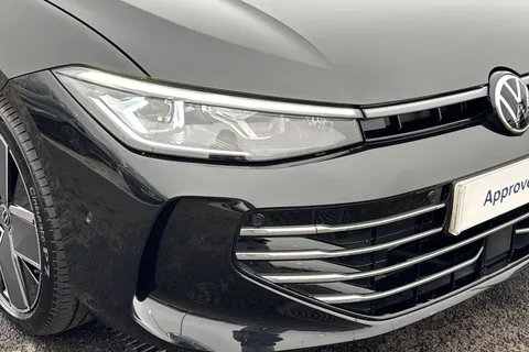 KP75LNO Volkswagen Passat 1.5 TSI eHybrid 272 Elegance 5dr DSG**LEATHER + 19' LEEDS ALLOYS + WINTER P Thumbnail #10