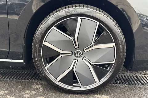 KP75LNO Volkswagen Passat 1.5 TSI eHybrid 272 Elegance 5dr DSG**LEATHER + 19' LEEDS ALLOYS + WINTER P Thumbnail #11