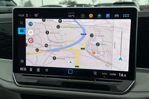 KP75LNO Volkswagen Passat 1.5 TSI eHybrid 272 Elegance 5dr DSG**LEATHER + 19' LEEDS ALLOYS + WINTER P Thumbnail #18