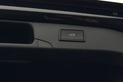 KP75LNO Volkswagen Passat 1.5 TSI eHybrid 272 Elegance 5dr DSG**LEATHER + 19' LEEDS ALLOYS + WINTER P Thumbnail #28