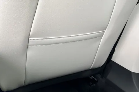 KP75LNO Volkswagen Passat 1.5 TSI eHybrid 272 Elegance 5dr DSG**LEATHER + 19' LEEDS ALLOYS + WINTER P Thumbnail #34