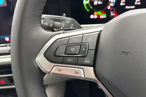 KP75LNO Volkswagen Passat 1.5 TSI eHybrid 272 Elegance 5dr DSG**LEATHER + 19' LEEDS ALLOYS + WINTER P Thumbnail #38