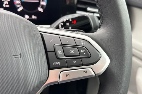 KP75LNO Volkswagen Passat 1.5 TSI eHybrid 272 Elegance 5dr DSG**LEATHER + 19' LEEDS ALLOYS + WINTER P Thumbnail #39