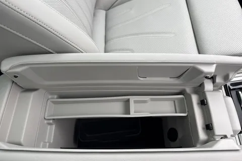 KP75LNO Volkswagen Passat 1.5 TSI eHybrid 272 Elegance 5dr DSG**LEATHER + 19' LEEDS ALLOYS + WINTER P Thumbnail #43