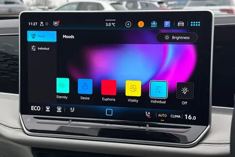 KP75LNO Volkswagen Passat 1.5 TSI eHybrid 272 Elegance 5dr DSG**LEATHER + 19' LEEDS ALLOYS + WINTER P Thumbnail #45