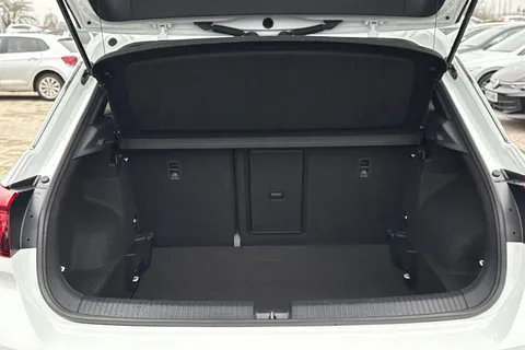 DK25ZKJ Volkswagen T-Roc 2.0 TDI 150 EVO R-Line 5dr DSG **18' ALLOYS, PAN ROOF** Thumbnail #7