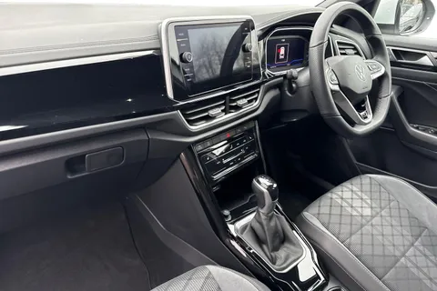 DK25ZKJ Volkswagen T-Roc 2.0 TDI 150 EVO R-Line 5dr DSG **18' ALLOYS, PAN ROOF** Thumbnail #15