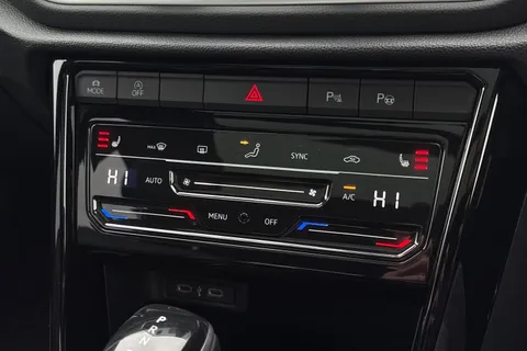 DK25ZKJ Volkswagen T-Roc 2.0 TDI 150 EVO R-Line 5dr DSG **18' ALLOYS, PAN ROOF** Thumbnail #22