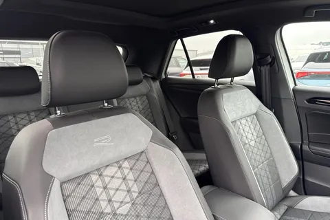 DK25ZKJ Volkswagen T-Roc 2.0 TDI 150 EVO R-Line 5dr DSG **18' ALLOYS, PAN ROOF** Thumbnail #24