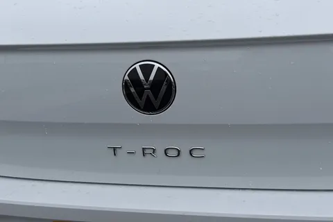 DK25ZKJ Volkswagen T-Roc 2.0 TDI 150 EVO R-Line 5dr DSG **18' ALLOYS, PAN ROOF** Thumbnail #25