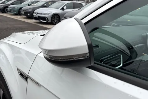 DK25ZKJ Volkswagen T-Roc 2.0 TDI 150 EVO R-Line 5dr DSG **18' ALLOYS, PAN ROOF** Thumbnail #26