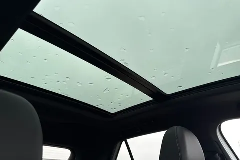 DK25ZKJ Volkswagen T-Roc 2.0 TDI 150 EVO R-Line 5dr DSG **18' ALLOYS, PAN ROOF** Thumbnail #33