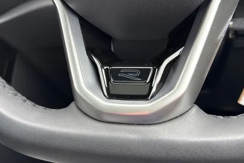 DK25ZKJ Volkswagen T-Roc 2.0 TDI 150 EVO R-Line 5dr DSG **18' ALLOYS, PAN ROOF** Thumbnail #36