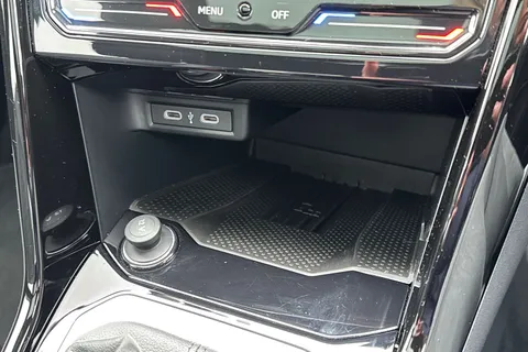 DK25ZKJ Volkswagen T-Roc 2.0 TDI 150 EVO R-Line 5dr DSG **18' ALLOYS, PAN ROOF** Thumbnail #37