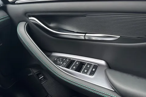 BYD Seal U 1.5 DM-i 18.3kWh Boost CVT Auto Euro 6 (s/s) 5dr Thumbnail #18