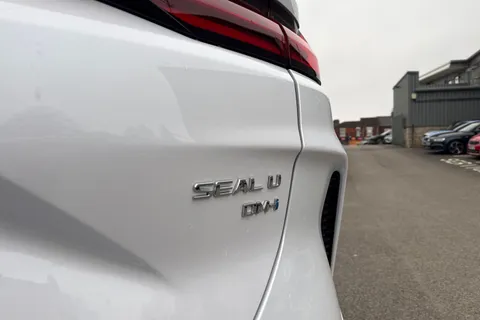 BYD Seal U 1.5 DM-i 18.3kWh Boost CVT Auto Euro 6 (s/s) 5dr Thumbnail #29