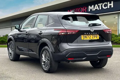 DN72ZPR Nissan Qashqai 1.3 DIG-T MHEV Acenta Premium XTRON Euro 6 (s/s) 5dr Thumbnail #3