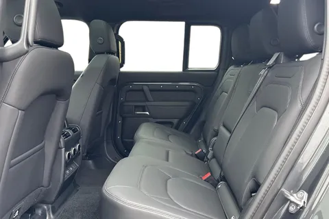 KW25GXX Land Rover Defender 130 3.0 D350 X-Dynamic SE 5dr Thumbnail #5