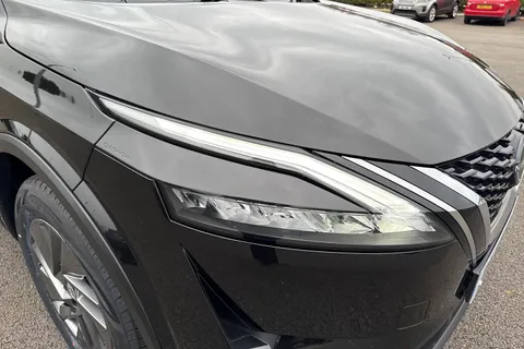 DN72ZPR Nissan Qashqai 1.3 DIG-T MHEV Acenta Premium XTRON Euro 6 (s/s) 5dr Thumbnail #10