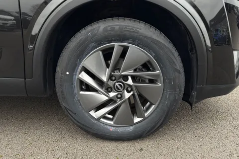 DN72ZPR Nissan Qashqai 1.3 DIG-T MHEV Acenta Premium XTRON Euro 6 (s/s) 5dr Thumbnail #11