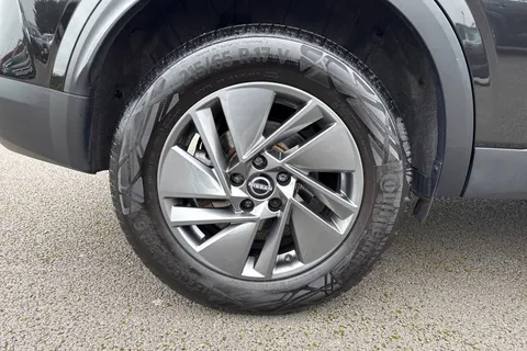 DN72ZPR Nissan Qashqai 1.3 DIG-T MHEV Acenta Premium XTRON Euro 6 (s/s) 5dr Thumbnail #12