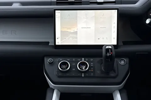 KW25GXX Land Rover Defender 130 3.0 D350 X-Dynamic SE 5dr Thumbnail #16