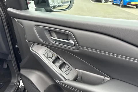 DN72ZPR Nissan Qashqai 1.3 DIG-T MHEV Acenta Premium XTRON Euro 6 (s/s) 5dr Thumbnail #22