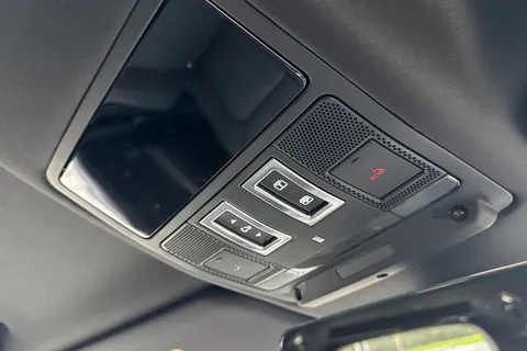 KW25GXX Land Rover Defender 130 3.0 D350 X-Dynamic SE 5dr Thumbnail #25