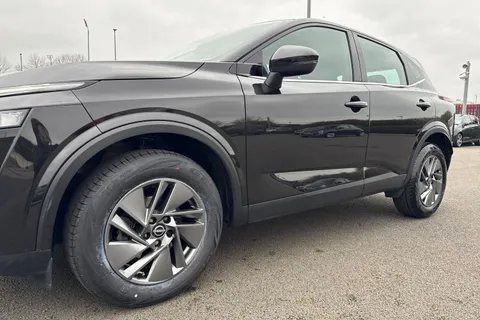 DN72ZPR Nissan Qashqai 1.3 DIG-T MHEV Acenta Premium XTRON Euro 6 (s/s) 5dr Thumbnail #29