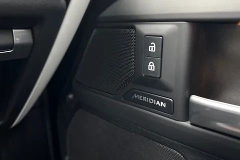 KW25GXX Land Rover Defender 130 3.0 D350 X-Dynamic SE 5dr Thumbnail #26